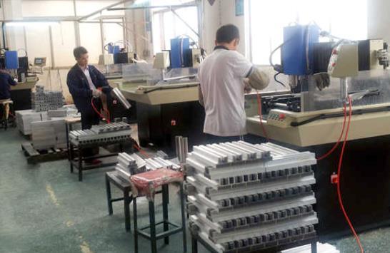 坚持铸就辉煌 五金制品企业的成功之道